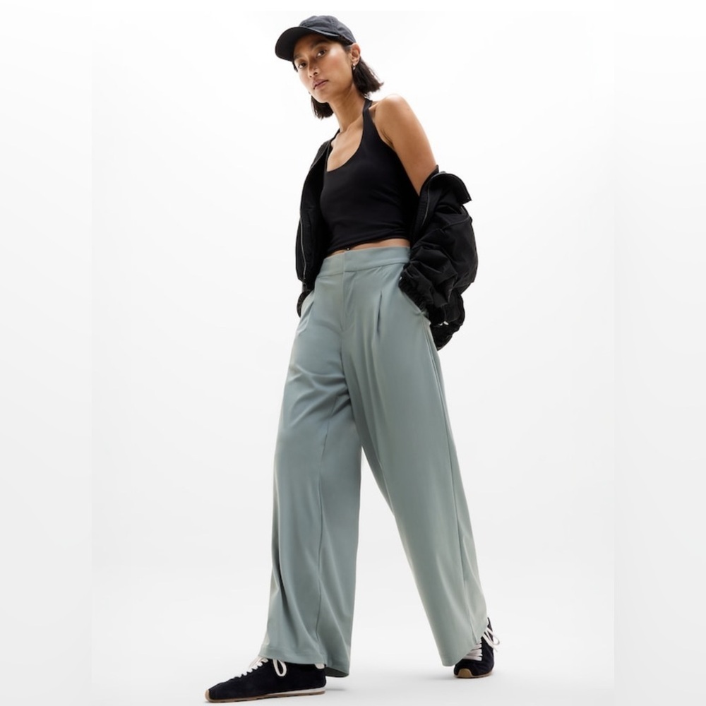 NWT Athleta Pinnacle Nickel Trouser Size 10.